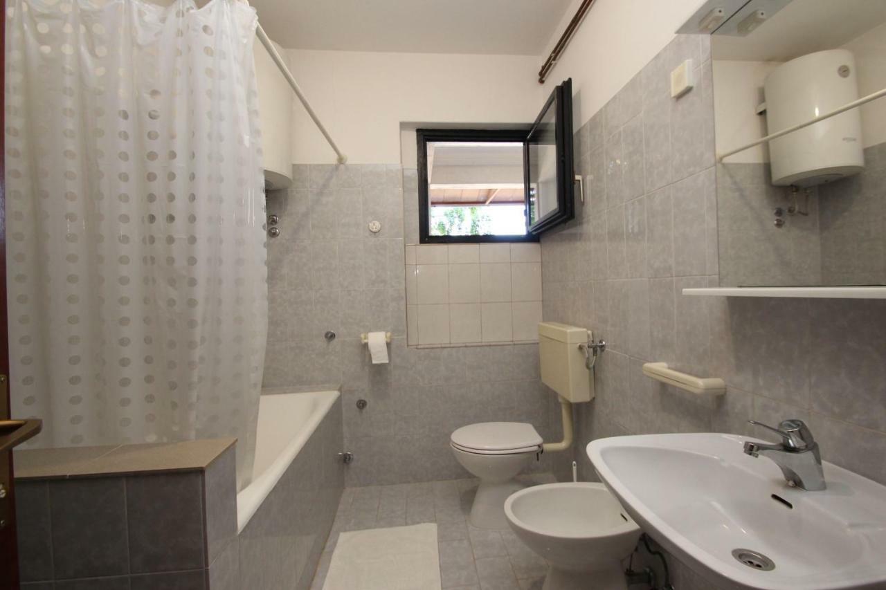 Apartment Sasa Bozac Porec Luaran gambar